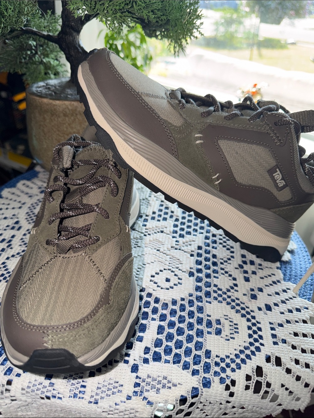 Teva TerraWave Sneakers Kid’s 4.5 / Women’s 6 Bungee Cord Gray NWT